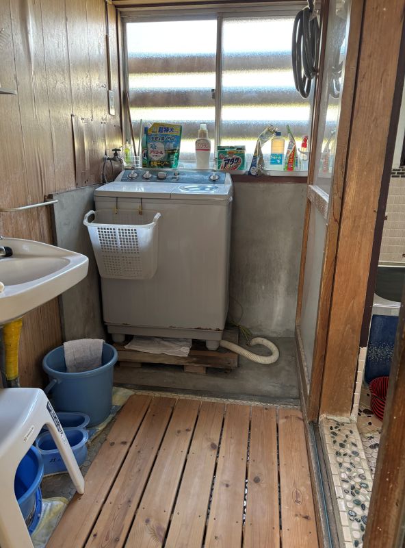 洗面所、洗濯機置き場