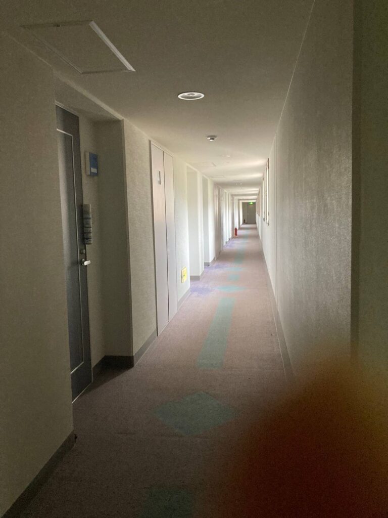 マンション内廊下