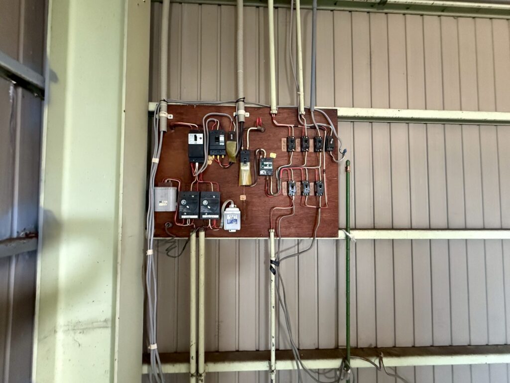 電源
