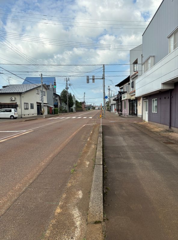 前面道路（県道）